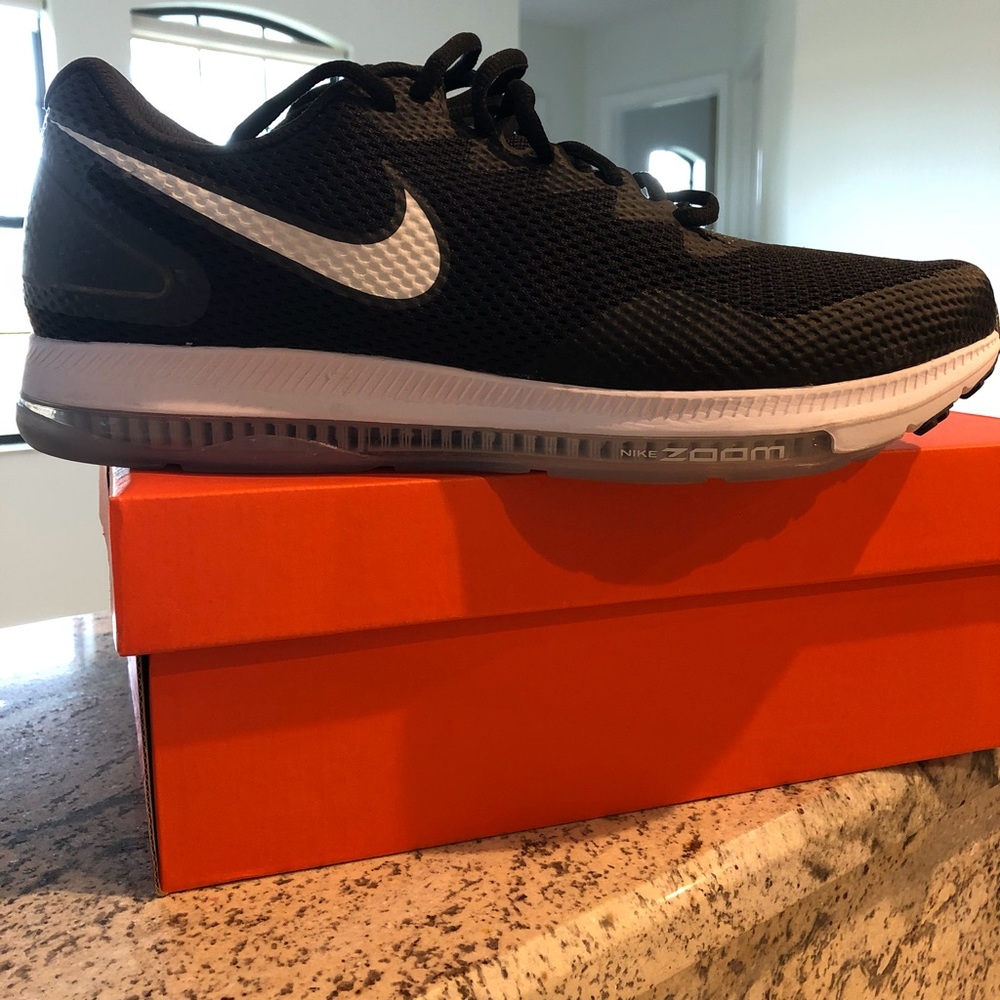 Nike: All Out Low 2
